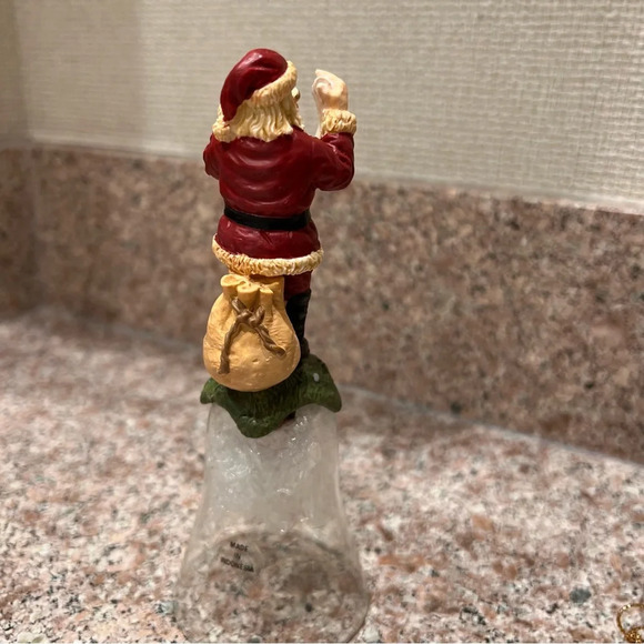 Santa’s‎ List Glass Bell with Ornament Clapper. - Picture 4 of 10